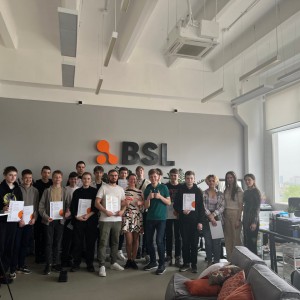 Наши резиденты проходят стажировку в IT-компании BSL - КИБЕРшкола программирования для детей, компьютерные курсы для школьников, начинающих и подростков - KIBERone г. Кыштым