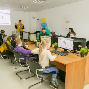 Новый класс в развлекательном центре города Томска! Скоро открытие! - КИБЕРшкола программирования для детей, компьютерные курсы для школьников, начинающих и подростков - KIBERone г. Кыштым